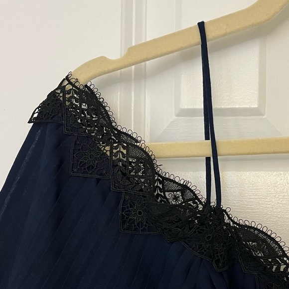 Alice + Olivia Blouse - Picture 2 of 5